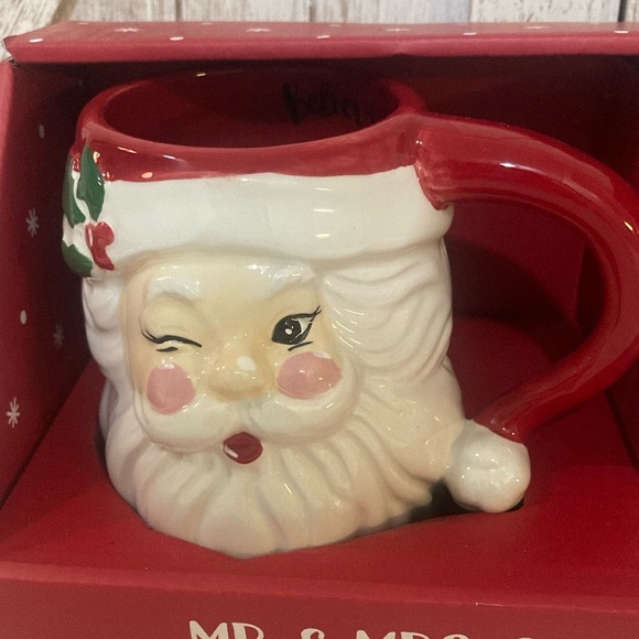 Lang Mr. & Mrs. Santa Mug Set - Picture 5 of 9